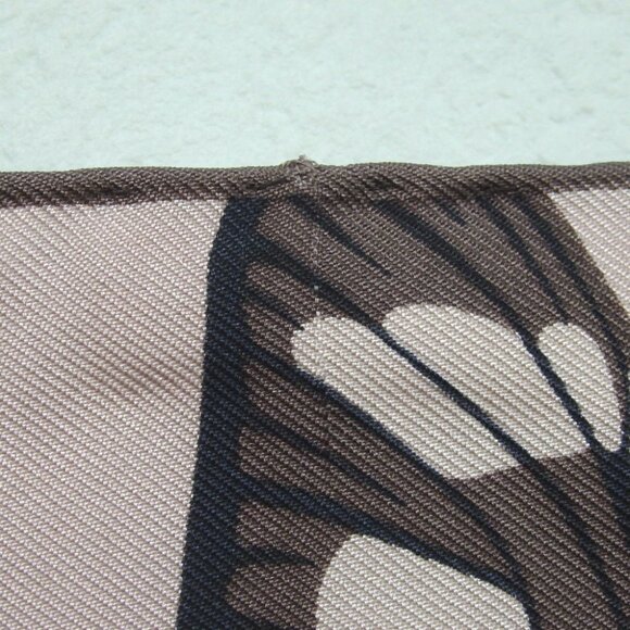 Authentic GUCCI Butterfly pattern scarf silk - Picture 6 of 6